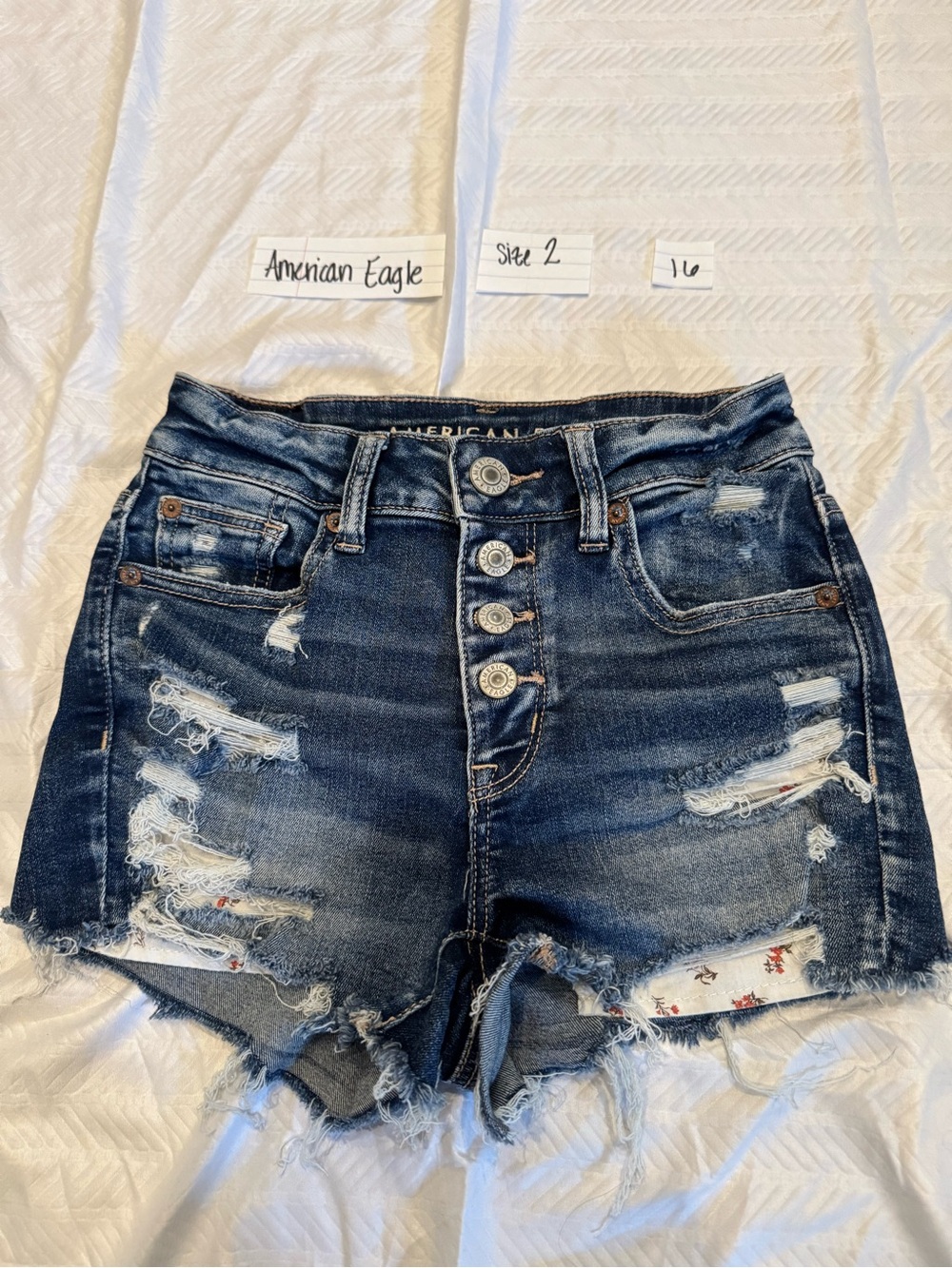 American Eagle High Rise Shortie Cute pockets!